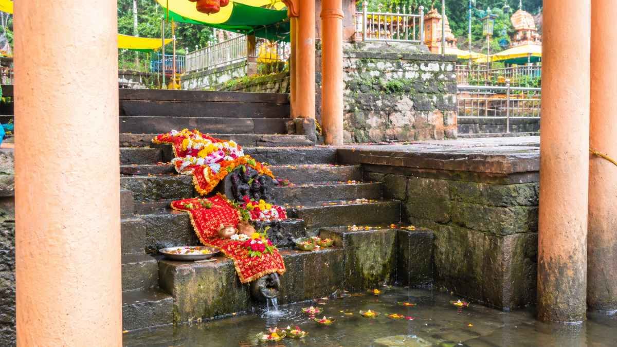 Omkareshwar Jyotirlinga 4 Omkareshwar Jyotirlinga
